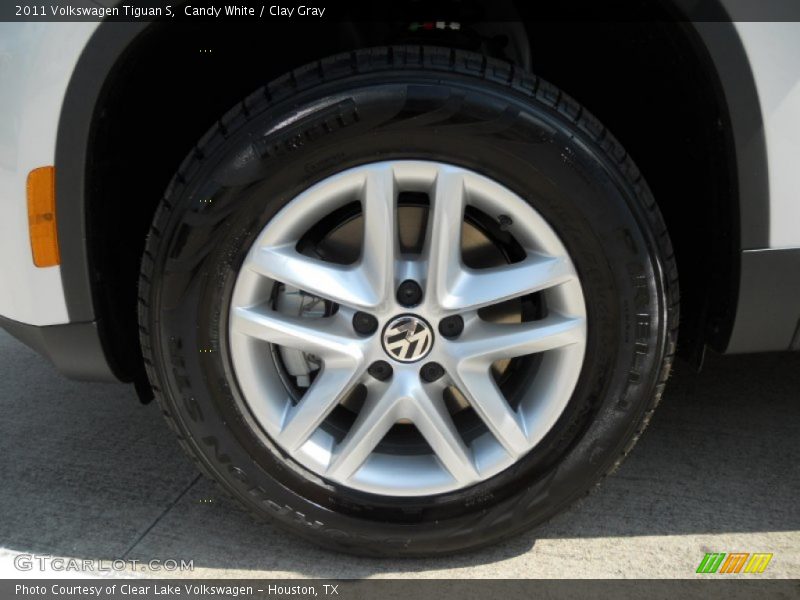 Candy White / Clay Gray 2011 Volkswagen Tiguan S
