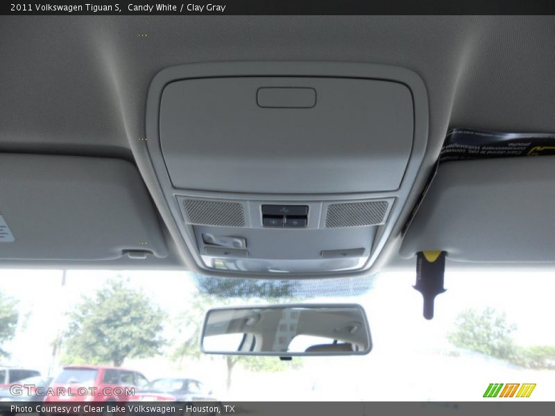 Candy White / Clay Gray 2011 Volkswagen Tiguan S