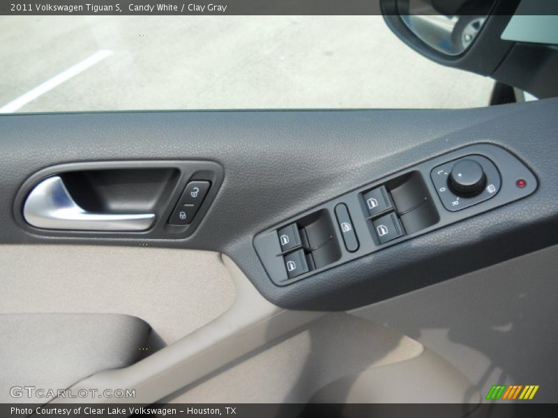 Candy White / Clay Gray 2011 Volkswagen Tiguan S