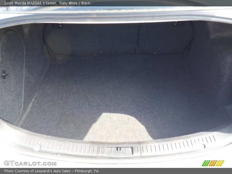 Rally White / Black 2005 Mazda MAZDA3 s Sedan