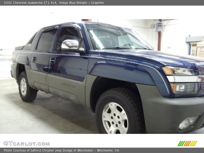 Indigo Blue Metallic / Graphite 2002 Chevrolet Avalanche Z71 4x4