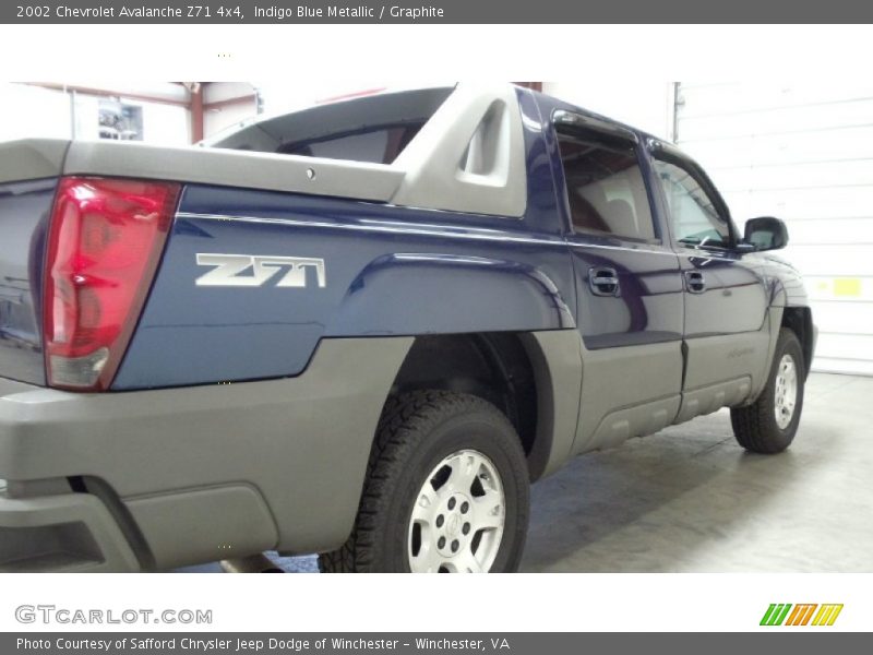 Indigo Blue Metallic / Graphite 2002 Chevrolet Avalanche Z71 4x4