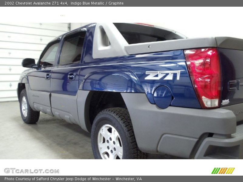 Indigo Blue Metallic / Graphite 2002 Chevrolet Avalanche Z71 4x4