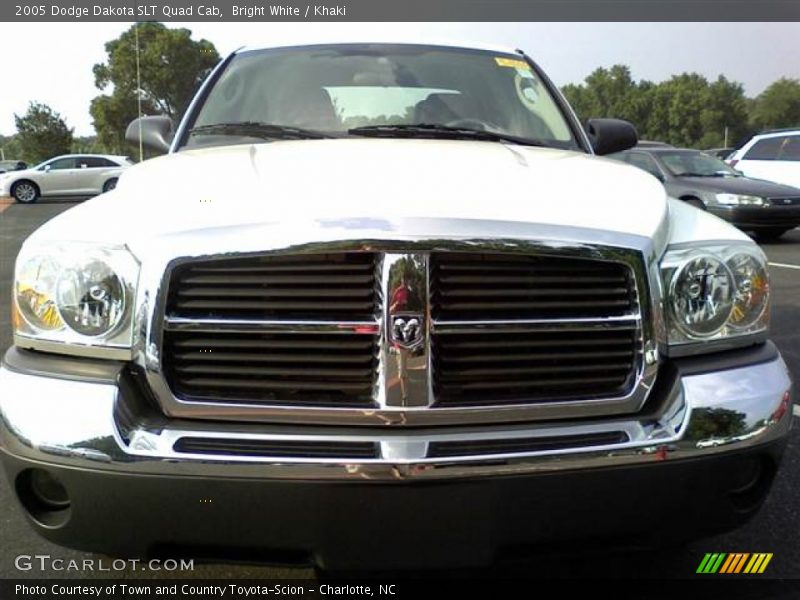 Bright White / Khaki 2005 Dodge Dakota SLT Quad Cab