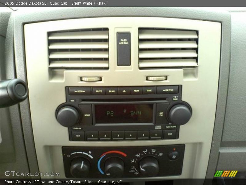 Bright White / Khaki 2005 Dodge Dakota SLT Quad Cab