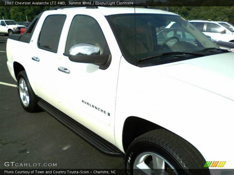 Summit White / Ebony/Light Cashmere 2007 Chevrolet Avalanche LTZ 4WD