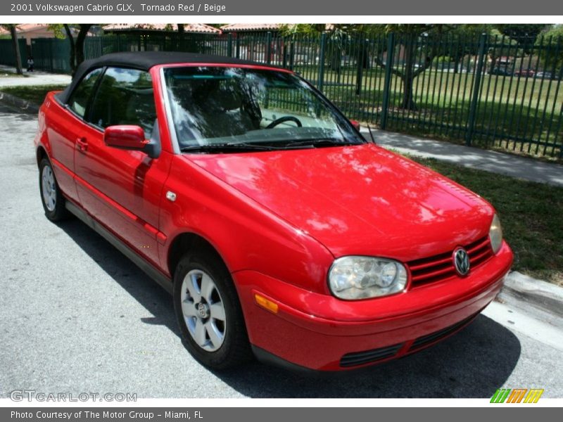 Tornado Red / Beige 2001 Volkswagen Cabrio GLX