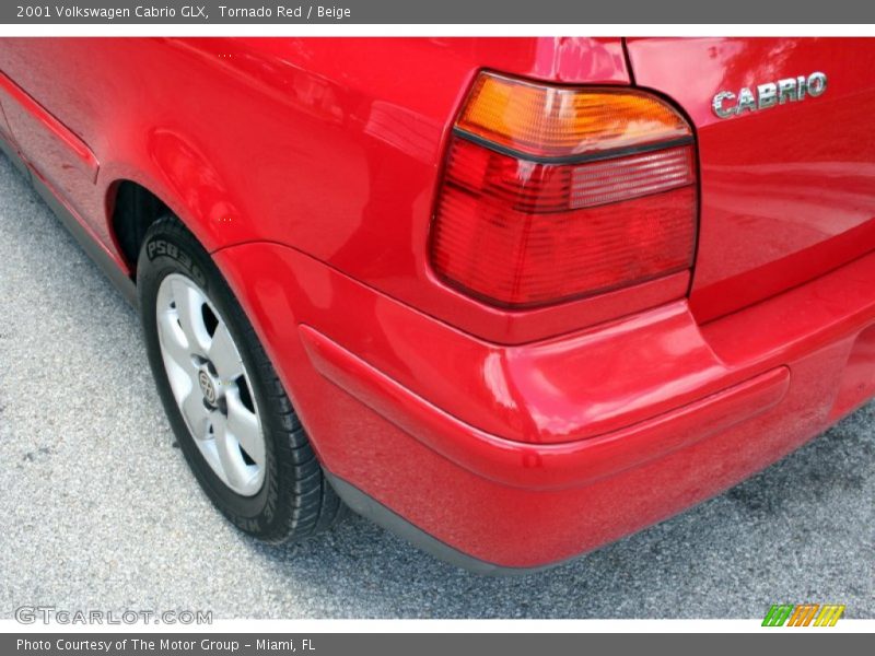 Tornado Red / Beige 2001 Volkswagen Cabrio GLX
