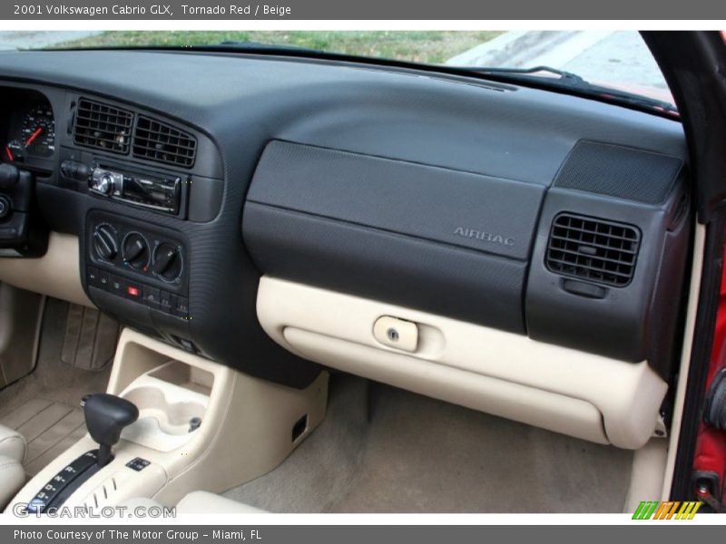 Tornado Red / Beige 2001 Volkswagen Cabrio GLX