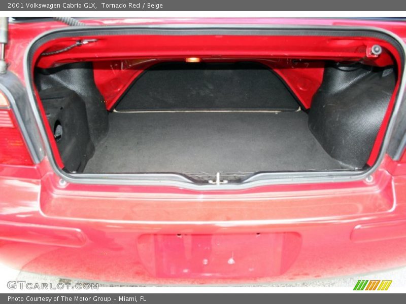  2001 Cabrio GLX Trunk