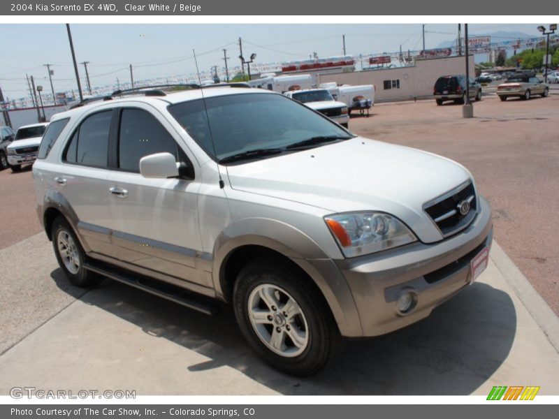 Clear White / Beige 2004 Kia Sorento EX 4WD
