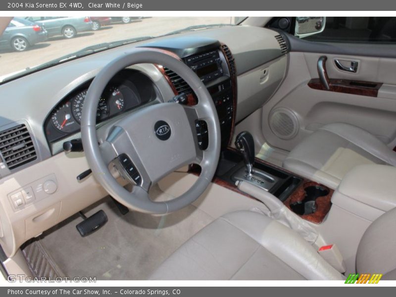 Clear White / Beige 2004 Kia Sorento EX 4WD