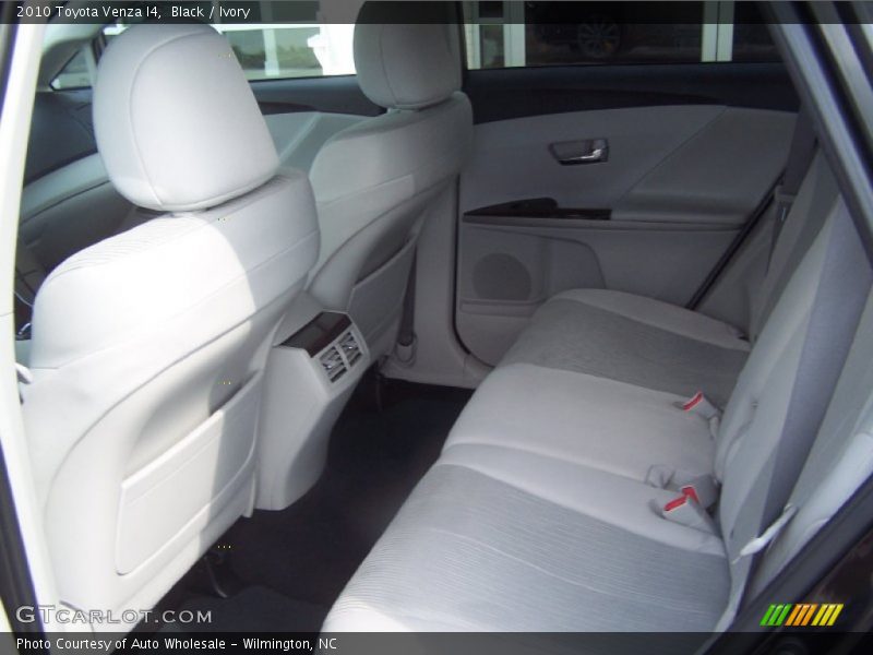Black / Ivory 2010 Toyota Venza I4
