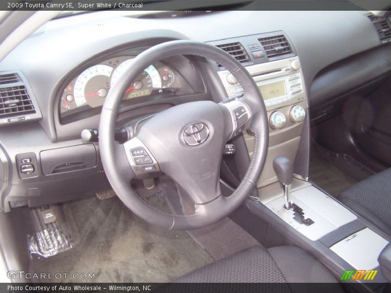Super White / Charcoal 2009 Toyota Camry SE