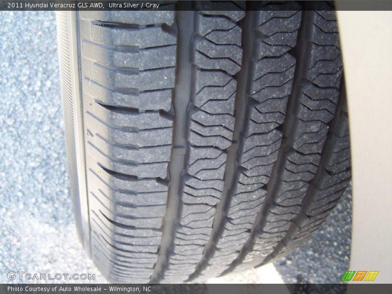 Ultra Silver / Gray 2011 Hyundai Veracruz GLS AWD