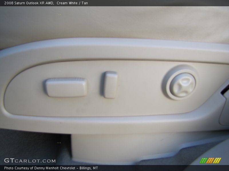 Cream White / Tan 2008 Saturn Outlook XR AWD
