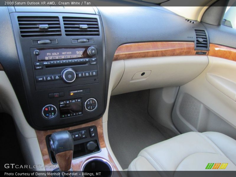 Dashboard of 2008 Outlook XR AWD