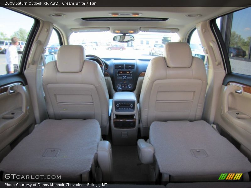 Cream White / Tan 2008 Saturn Outlook XR AWD