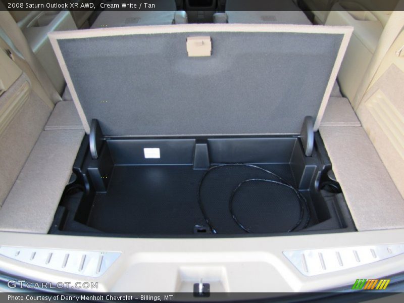 Cream White / Tan 2008 Saturn Outlook XR AWD
