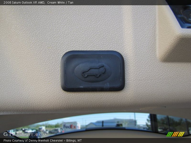 Cream White / Tan 2008 Saturn Outlook XR AWD