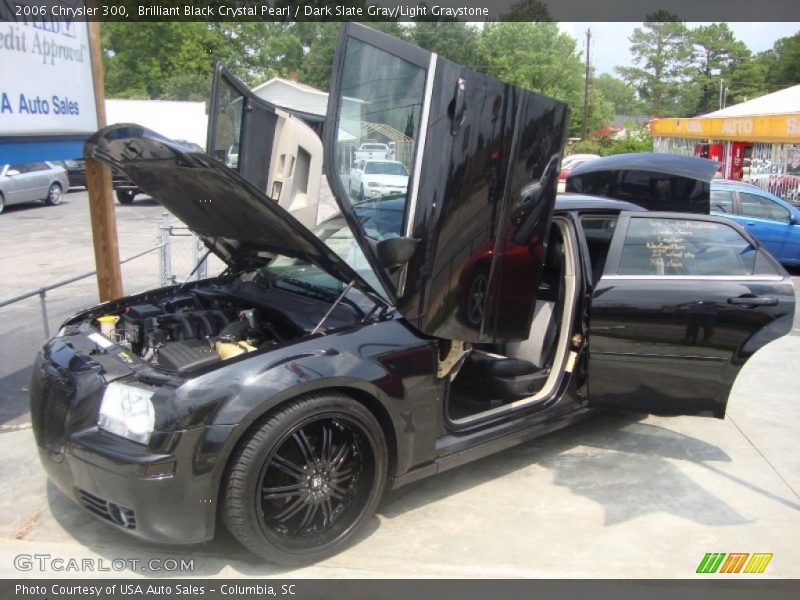 Brilliant Black Crystal Pearl / Dark Slate Gray/Light Graystone 2006 Chrysler 300