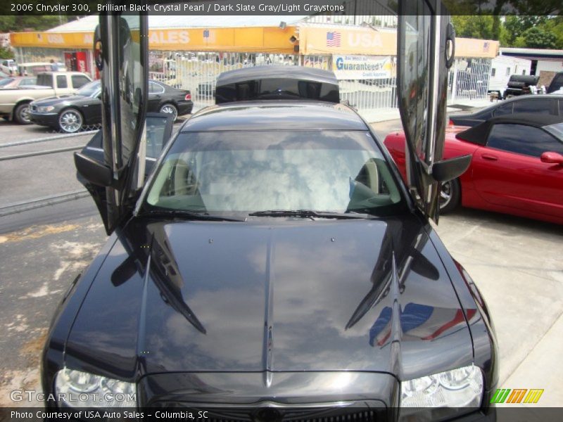 Brilliant Black Crystal Pearl / Dark Slate Gray/Light Graystone 2006 Chrysler 300