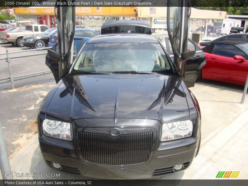 Brilliant Black Crystal Pearl / Dark Slate Gray/Light Graystone 2006 Chrysler 300