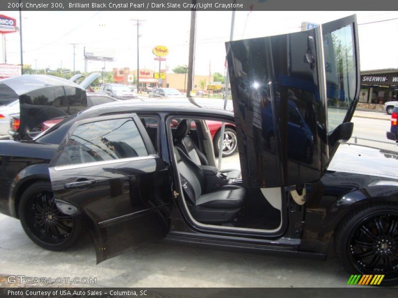 Brilliant Black Crystal Pearl / Dark Slate Gray/Light Graystone 2006 Chrysler 300