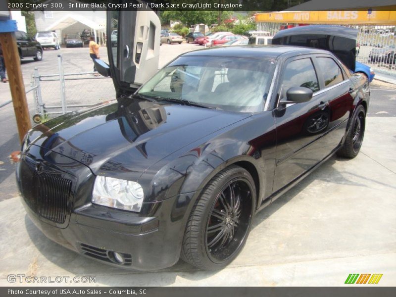 Brilliant Black Crystal Pearl / Dark Slate Gray/Light Graystone 2006 Chrysler 300