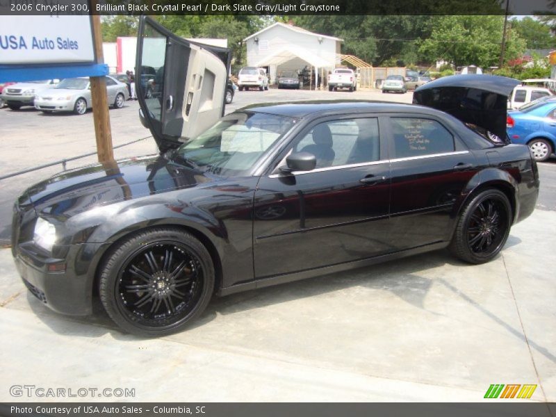 Brilliant Black Crystal Pearl / Dark Slate Gray/Light Graystone 2006 Chrysler 300