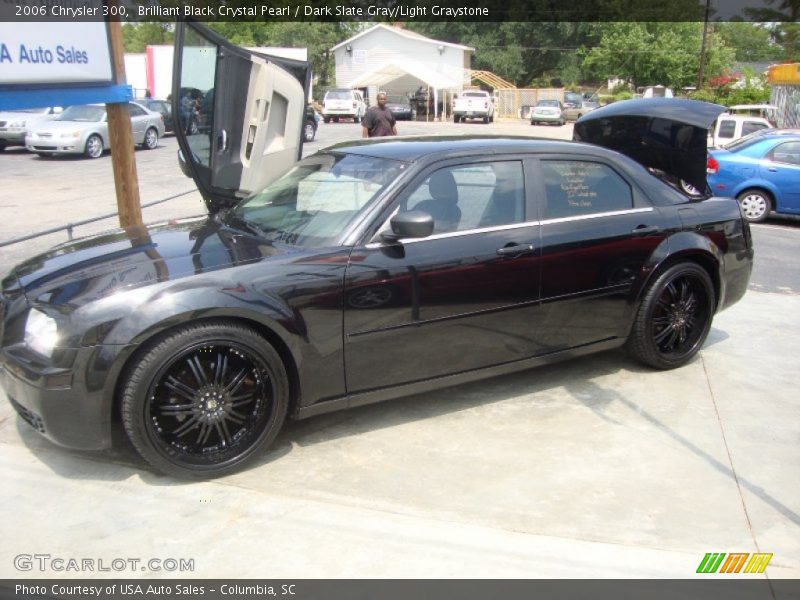 Brilliant Black Crystal Pearl / Dark Slate Gray/Light Graystone 2006 Chrysler 300
