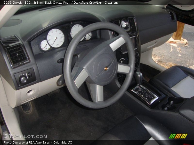 Brilliant Black Crystal Pearl / Dark Slate Gray/Light Graystone 2006 Chrysler 300