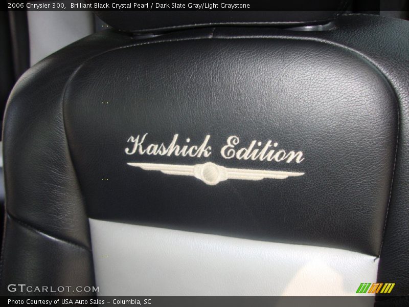 Brilliant Black Crystal Pearl / Dark Slate Gray/Light Graystone 2006 Chrysler 300