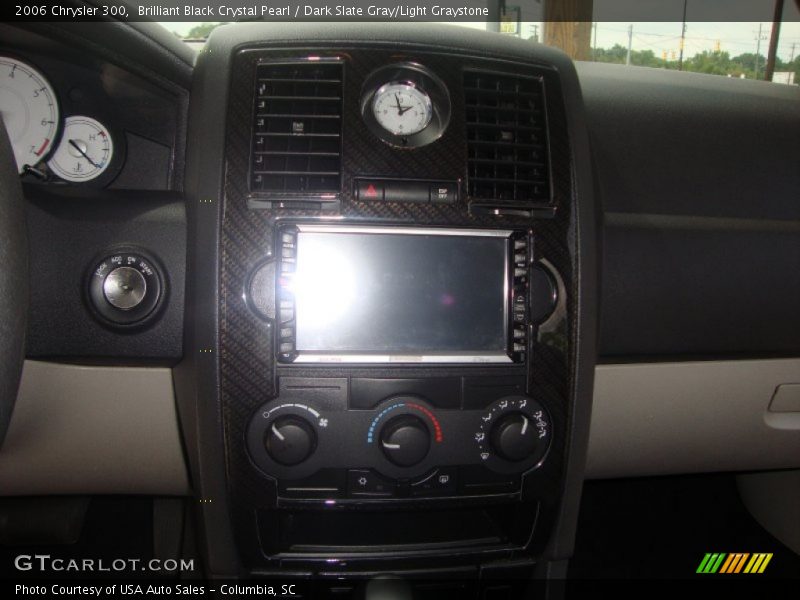 Brilliant Black Crystal Pearl / Dark Slate Gray/Light Graystone 2006 Chrysler 300