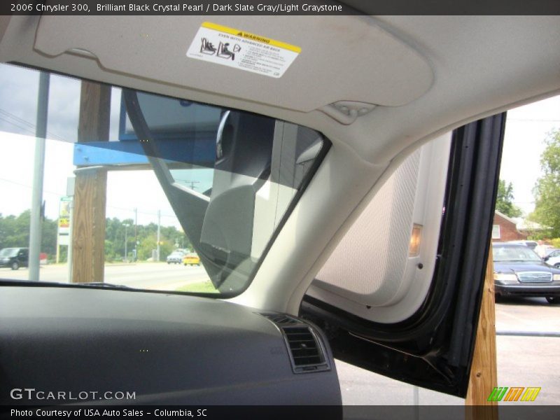 Brilliant Black Crystal Pearl / Dark Slate Gray/Light Graystone 2006 Chrysler 300