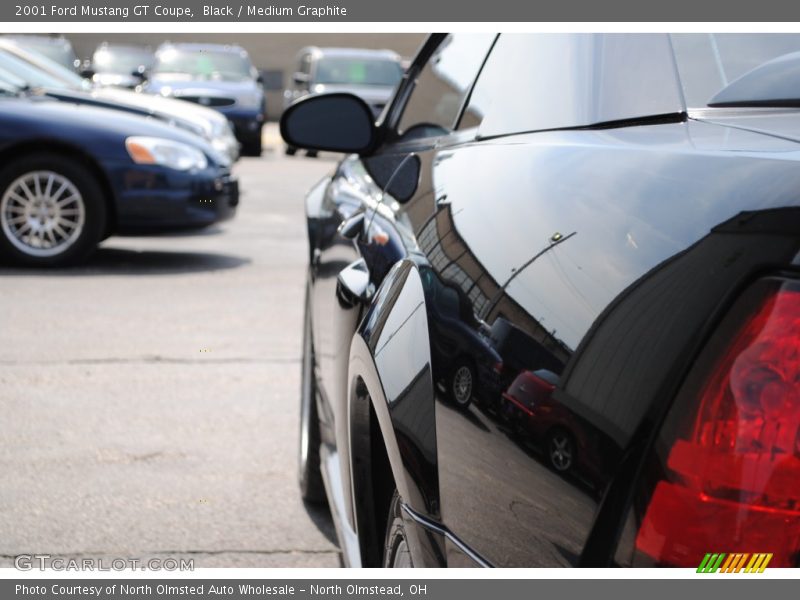 Black / Medium Graphite 2001 Ford Mustang GT Coupe