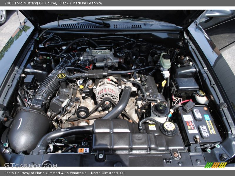 Black / Medium Graphite 2001 Ford Mustang GT Coupe
