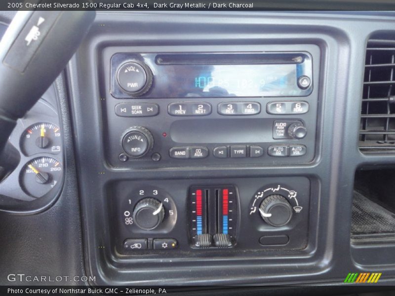 Controls of 2005 Silverado 1500 Regular Cab 4x4