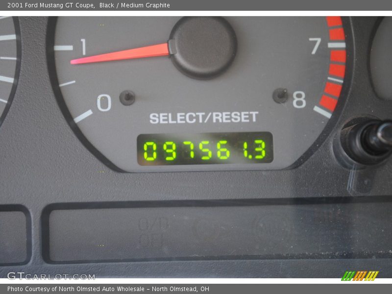 Black / Medium Graphite 2001 Ford Mustang GT Coupe