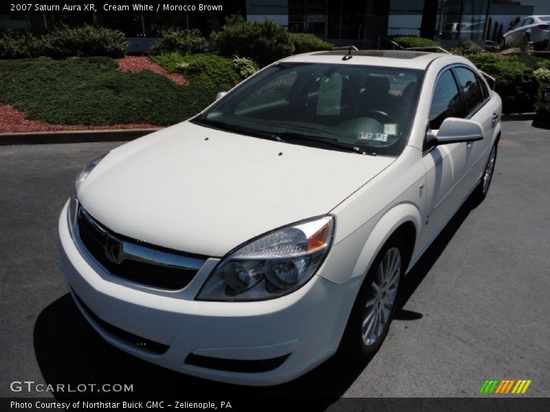 Cream White / Morocco Brown 2007 Saturn Aura XR