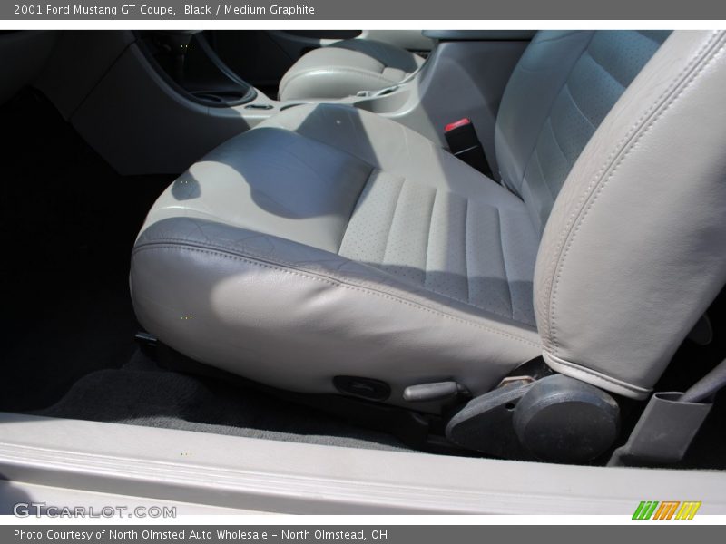 Black / Medium Graphite 2001 Ford Mustang GT Coupe
