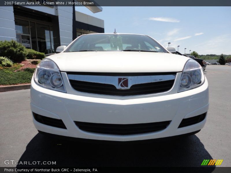 Cream White / Morocco Brown 2007 Saturn Aura XR