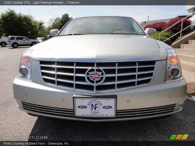Light Platinum Metallic / Titanium 2006 Cadillac DTS
