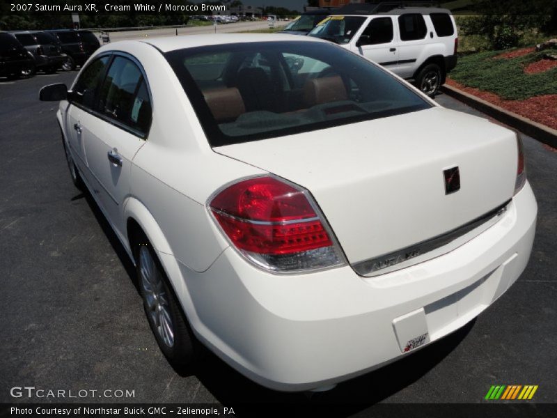 Cream White / Morocco Brown 2007 Saturn Aura XR