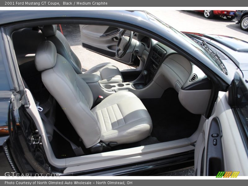 Black / Medium Graphite 2001 Ford Mustang GT Coupe