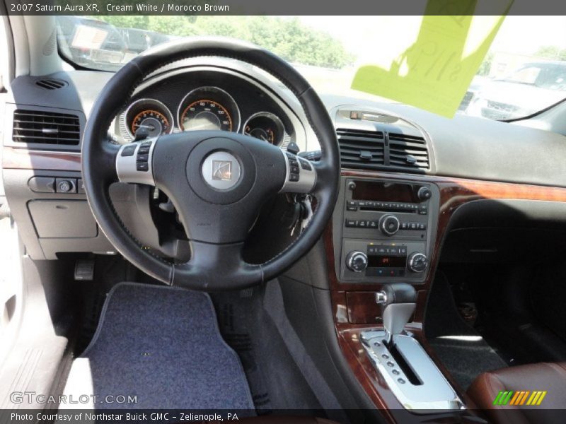 Cream White / Morocco Brown 2007 Saturn Aura XR