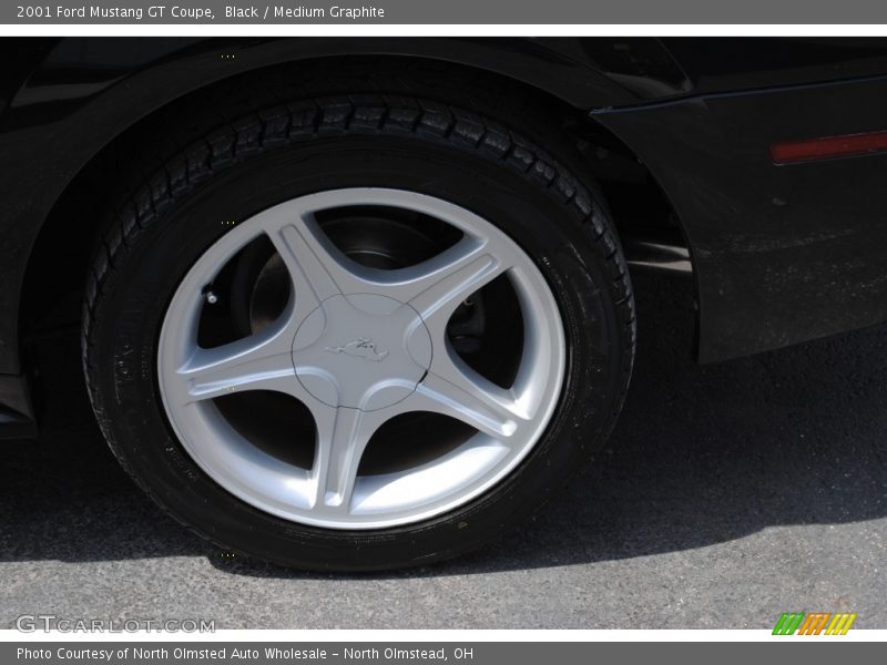Black / Medium Graphite 2001 Ford Mustang GT Coupe