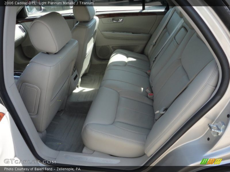 Light Platinum Metallic / Titanium 2006 Cadillac DTS