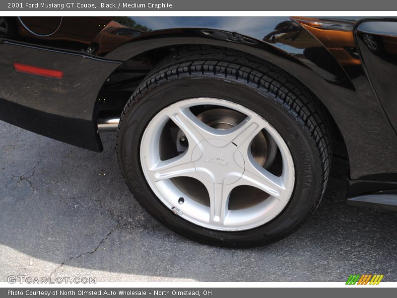 Black / Medium Graphite 2001 Ford Mustang GT Coupe