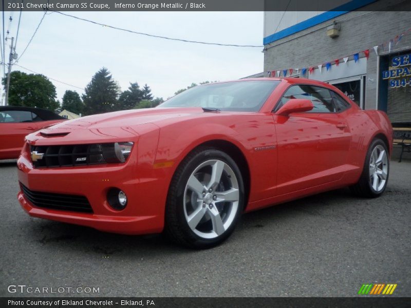 Front 3/4 View of 2011 Camaro SS Coupe
